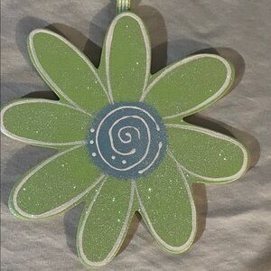 Green Daisy hanging decor. Decorative Flower Hanging